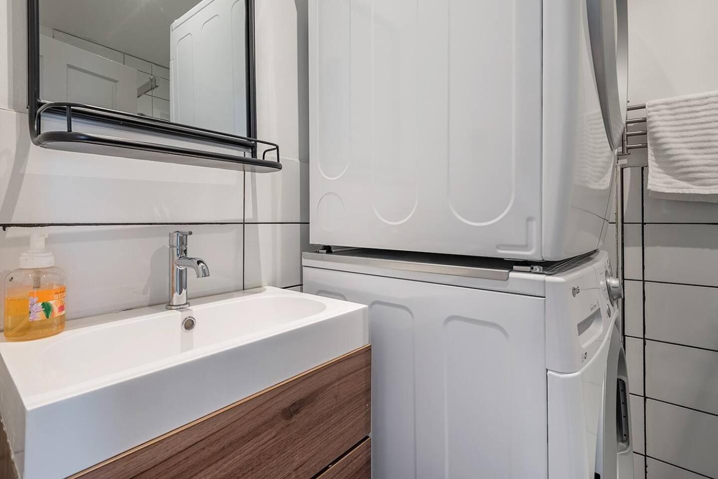 5-Star Prime Location - Bright Condo Montreal Exterior foto